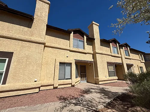 555 Kristin Ln Photo 1