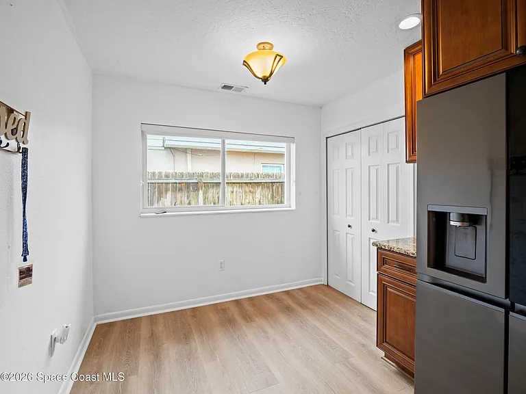 215 Jason Ct — Photo 9