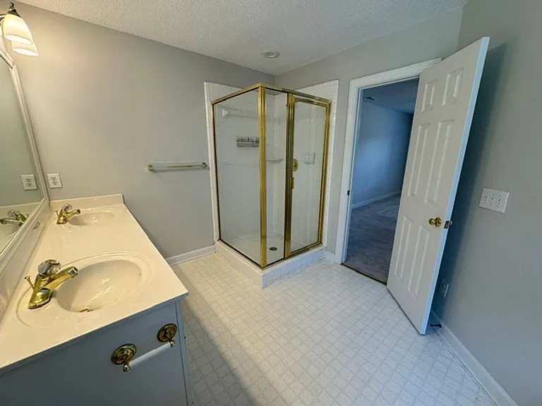 113 Ashton Ln — Photo 13