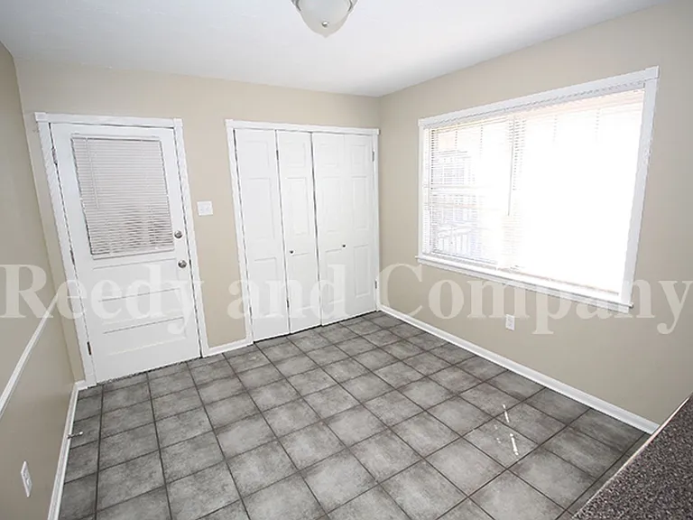 3235 Fox Chase Dr — Photo 11
