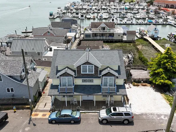 704 W Rio Grande Ave, Wildwood, NJ 08260