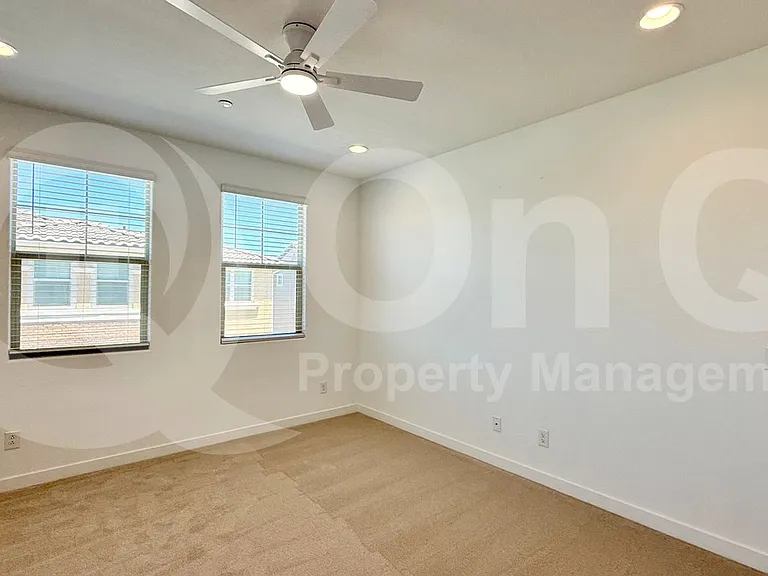 636 S Jacana Ln — Photo 16
