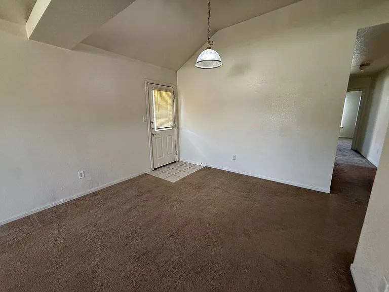 3208 Raven Dr — Photo 4
