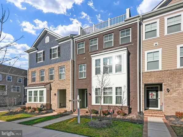 17718 Longspur Cove Ln, Dumfries, VA 22026