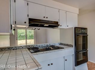 1366 NE 5th Ave, Oak Harbor, WA 98277