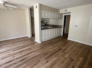 6914 Hazeltine Ave #208, Van Nuys, CA 91405