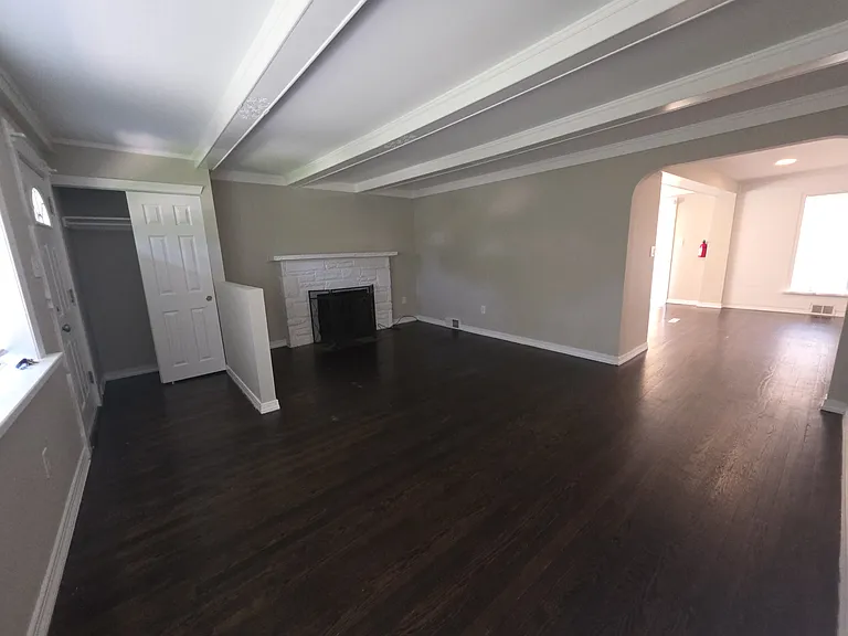 316 Hutchinson Ave — Photo 8