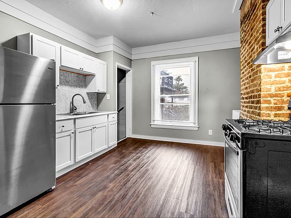 4th image of 135 Elmwood Ave #1