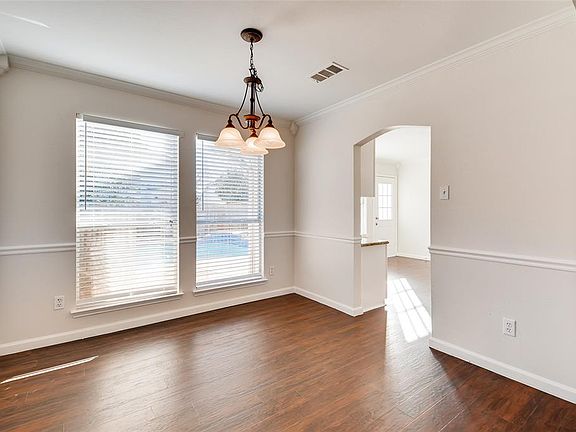 5th image of 732 Texas Oak Trl