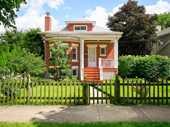 695 Prairie Ave, Glen Ellyn, IL 60137
