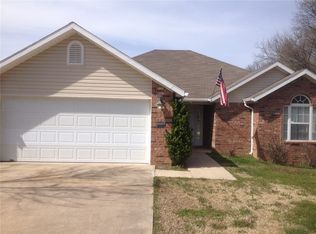 20877 Highland Dr, Springdale, AR 72764