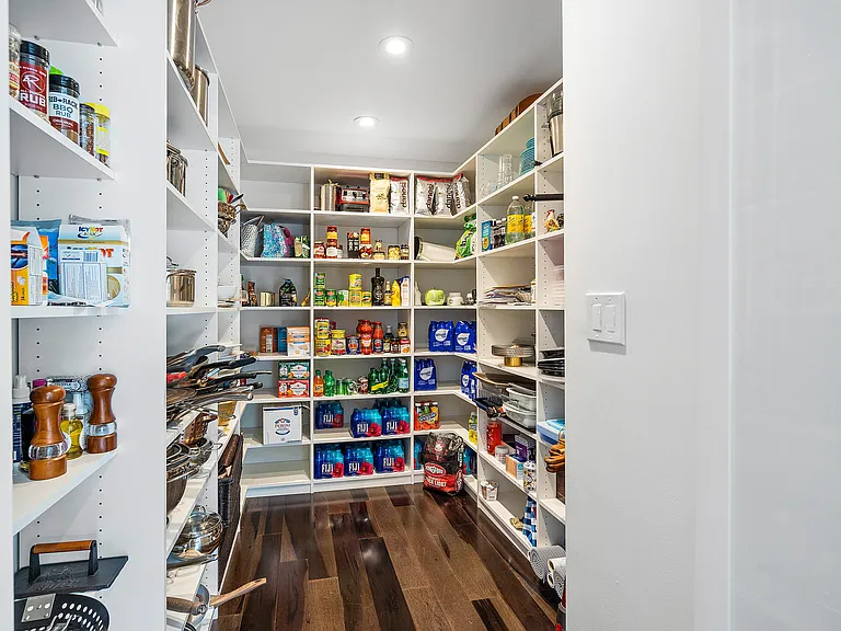 1117 Lake Dr — Photo 12