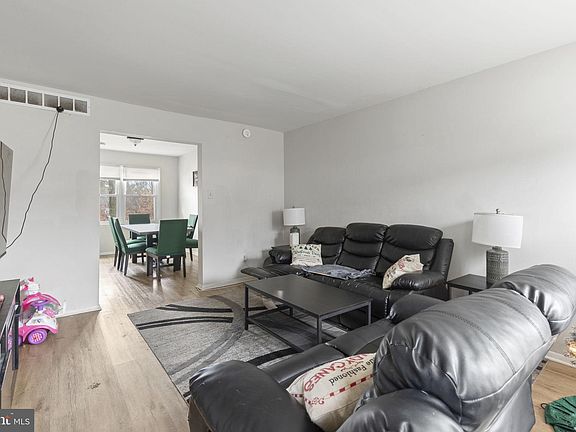 2nd image of 9 Slavin Ct Unit 2H