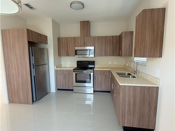 3rd image of 2808 Sabercat Ave APT 4