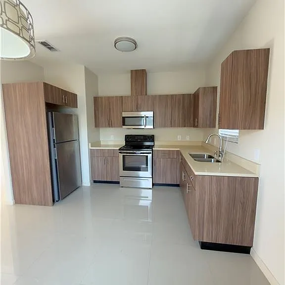2808 Sabercat Ave #4 — Photo 3