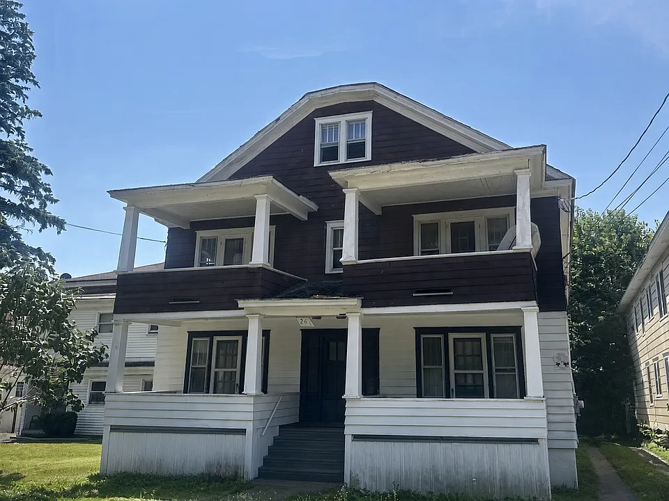 261 Grand Ave #4