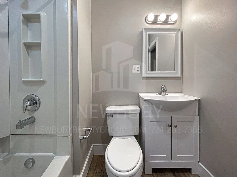 303-317 Wilson Ave — Photo 21