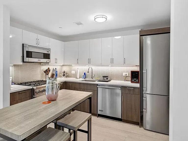 2350 Adam Clayton Powell Jr Blvd #Penthouse 19 — Photo 3