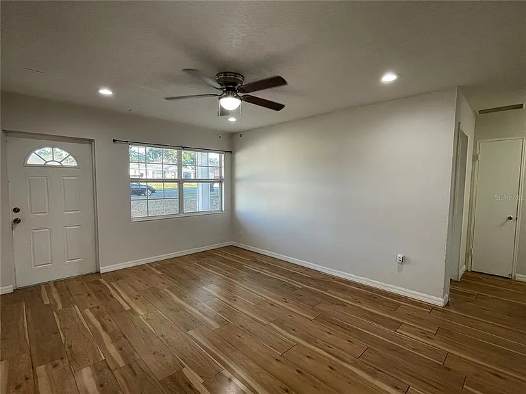 1208 Carlton Ave — Photo 6