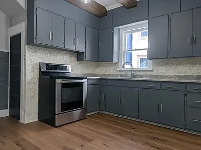 555 Haller St — Photo 9