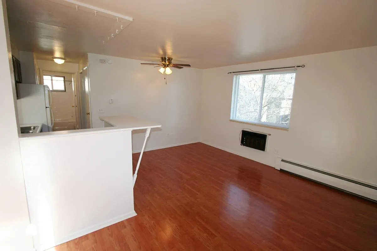 Building Photo - 961 N Clarkson St #301