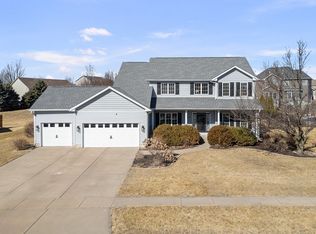 408 S Tombergs Dr, Eldridge, IA 52748