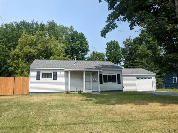 19 Beechnut Ter, Whitesboro, NY 13492