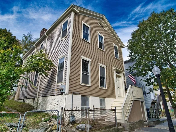 69 Walden St, New Bedford, MA 02740