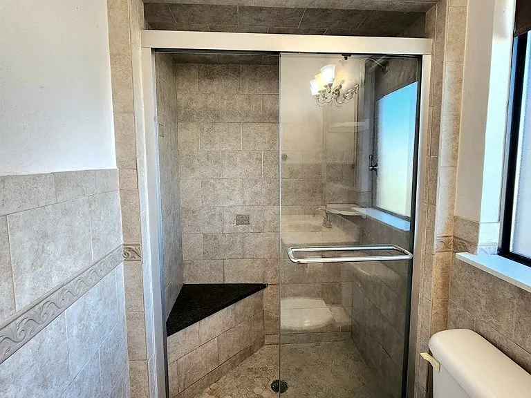 2905 Byron Ave — Photo 24