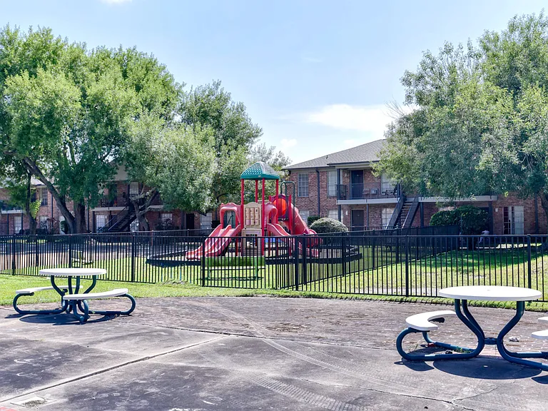 The Heights at Post Oak — Photo 46