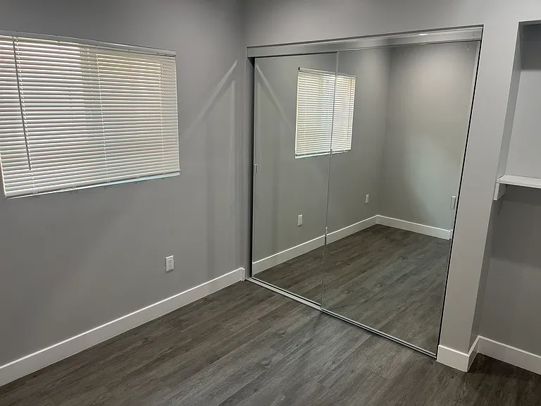 429 E Elk Ave #3 — Photo 12