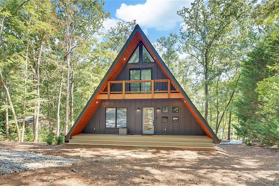 1st image of 350 Whippoorwill Cir