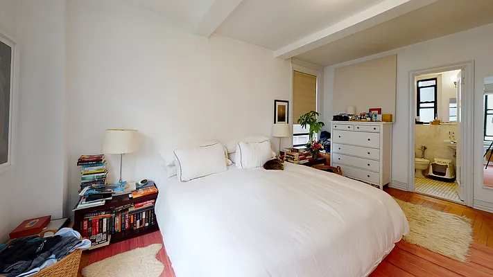 Rented by Bond New York | media 14