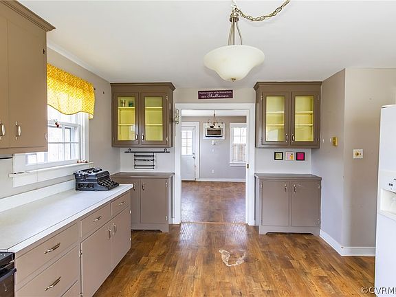 3rd image of 4406 Masonic Ln