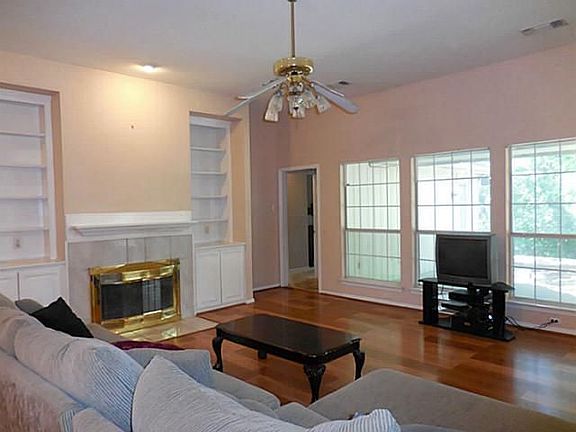 4th image of 1810 Timberline Dr
