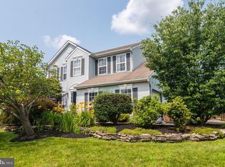 458 Mae Dr, Warminster, PA 18974