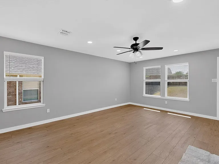 13291 Guerin Dr — Photo 12