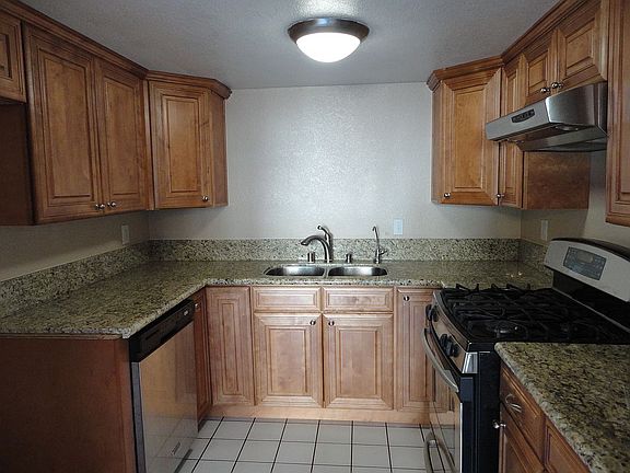 3rd image of 2023 Illinois St