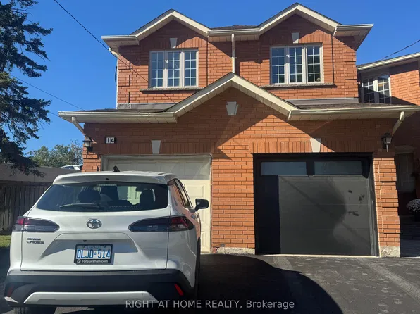14 Acme Cres, Toronto, ON M9R 3B8