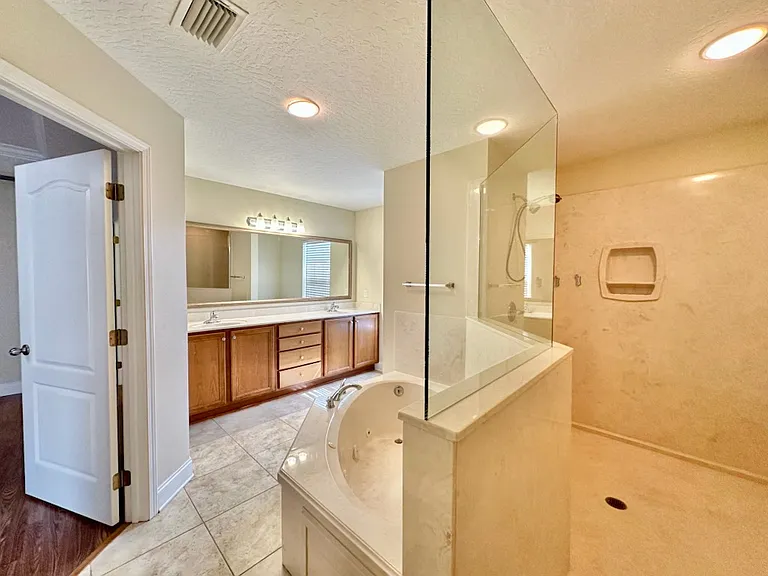 123 Trailwood Ln — Photo 11
