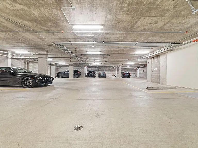 2221 Welch St #201 — Photo 44