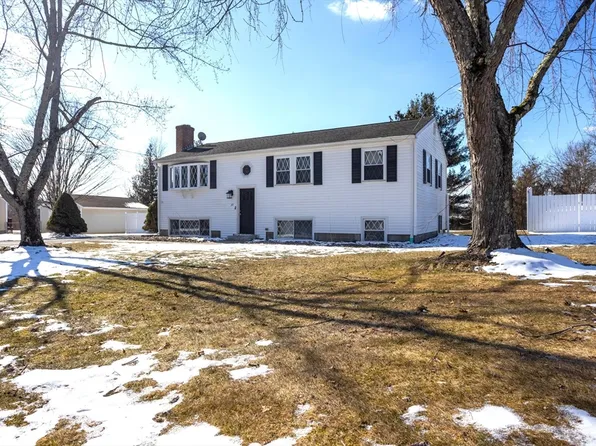 27 Bay Path Rd, Spencer, MA 01562