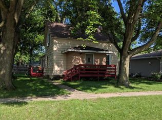 611 11th St N, Mountain Lake, MN 56159
