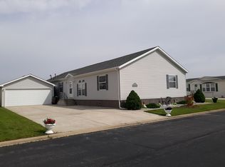 827 Aspen Dr, Manteno, IL 60950