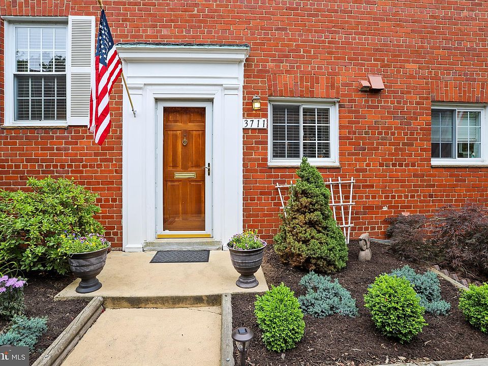 1st image of 3711 Lyons Ln