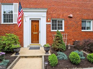 3711 Lyons Ln, Alexandria, VA 22302