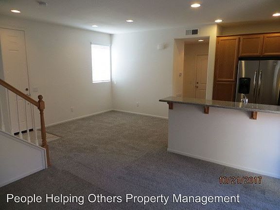 3rd image of 3209 Sabine Ct