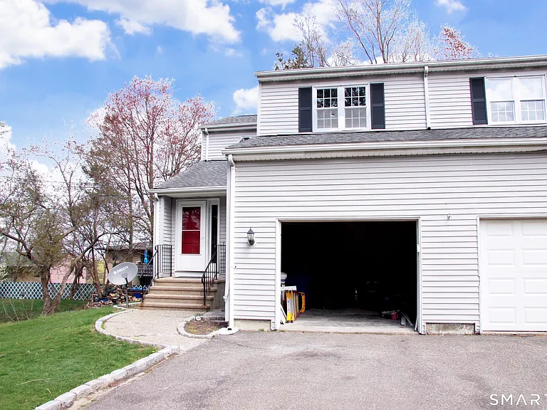 203 Capewell Ave — Photo 7