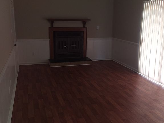 3rd image of 18 Philmont Dr