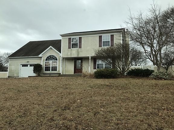 2nd image of 26 Tulip Ave